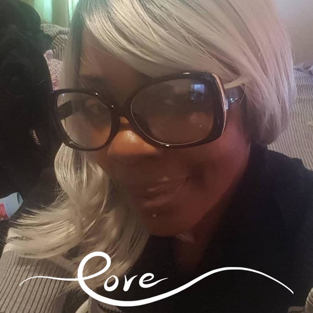 Meet your Posher, Crystal